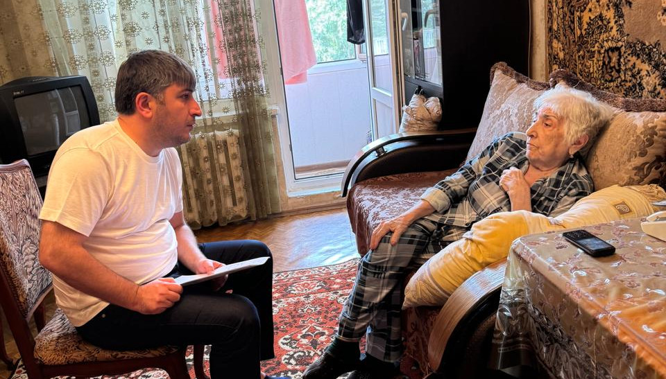 Работники Минтруда РД изучили мнение подопечных по получению социальных услуг в рамках реализуемой программы долговременного ухода